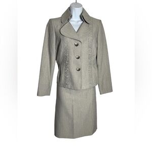 NWT Suit Studio Skirt Suit Size 8 Petite Light Beige Neutral Skirt Skirt PERFECT